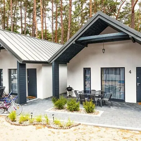 Holiday Close To The Beach, Jaros Awiec Nyaraló *